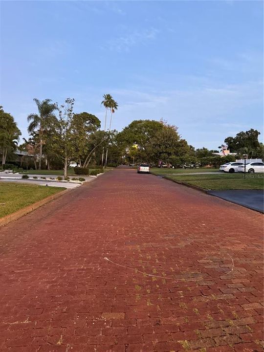 For Sale: $759,000 (3 beds, 2 baths, 1974 Square Feet)