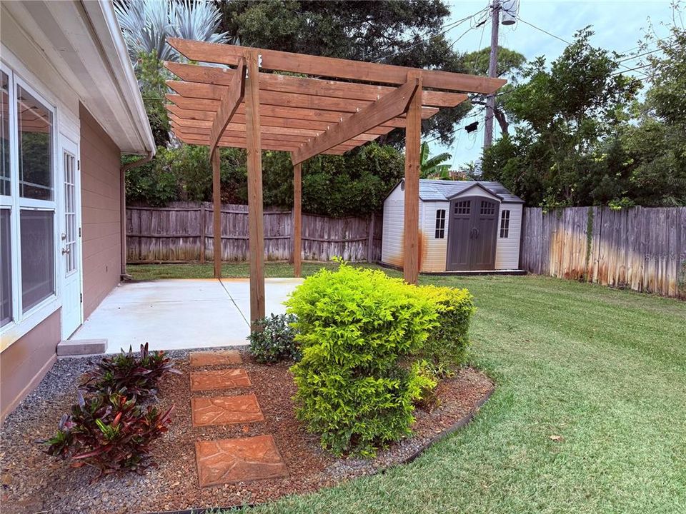 For Sale: $759,000 (3 beds, 2 baths, 1974 Square Feet)