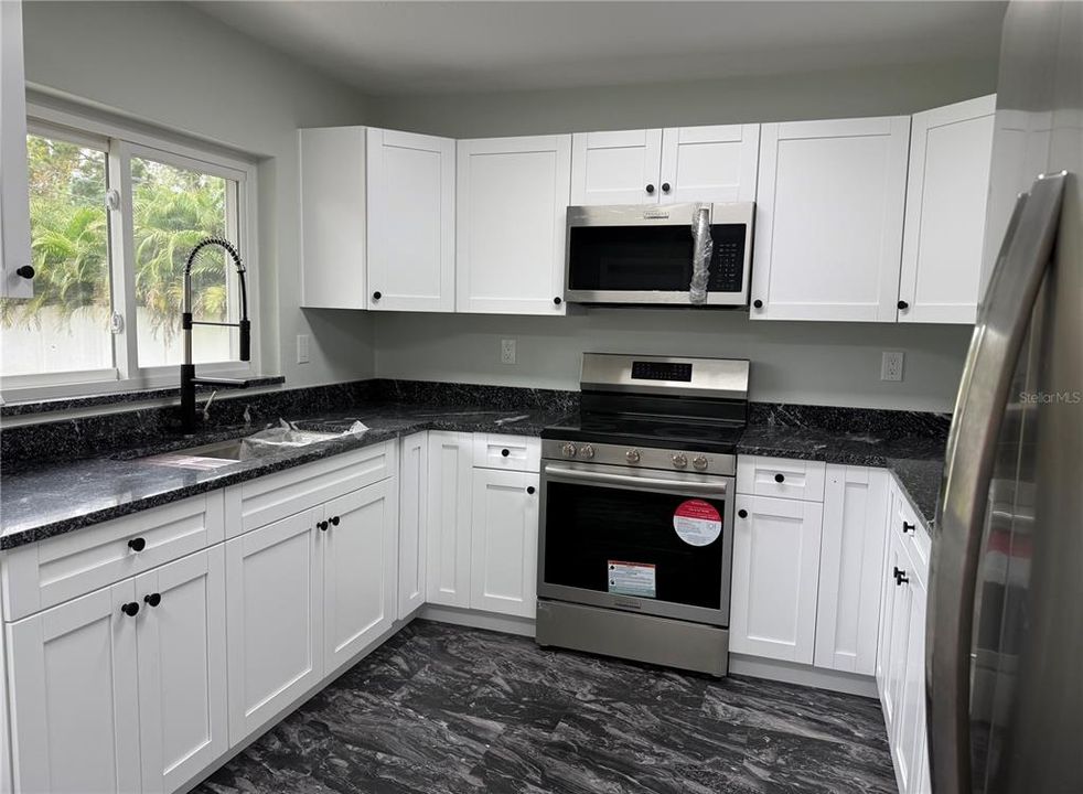 For Sale: $759,000 (3 beds, 2 baths, 1974 Square Feet)