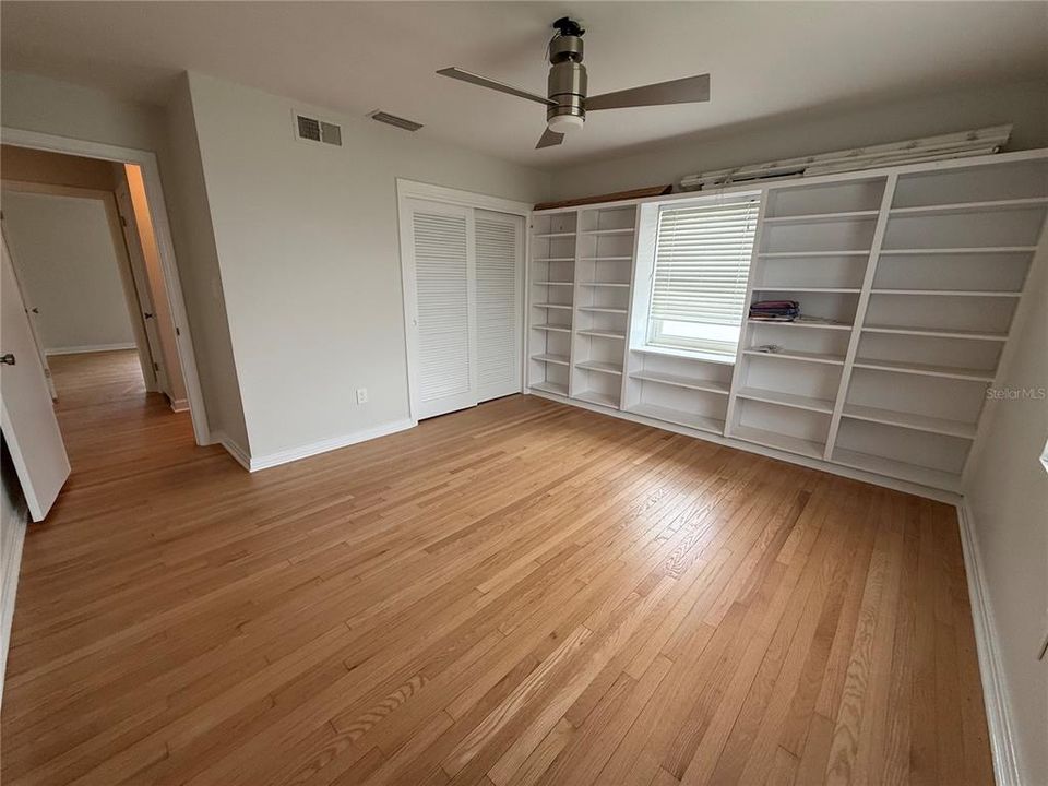 For Sale: $759,000 (3 beds, 2 baths, 1974 Square Feet)