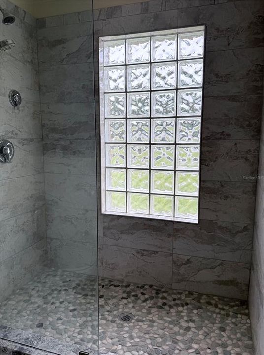 For Sale: $759,000 (3 beds, 2 baths, 1974 Square Feet)