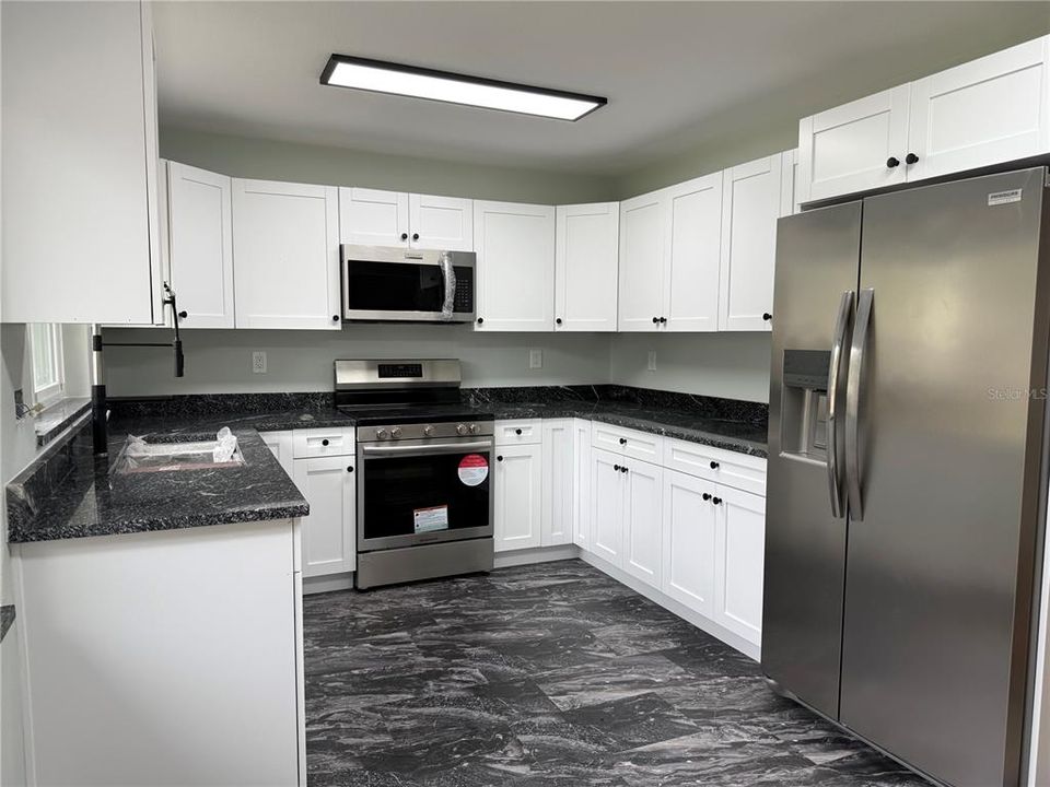 For Sale: $759,000 (3 beds, 2 baths, 1974 Square Feet)