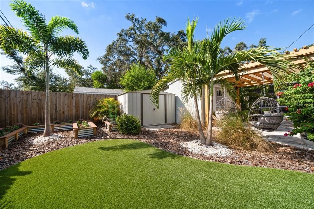 For Sale: $399,000 (2 beds, 1 baths, 700 Square Feet)