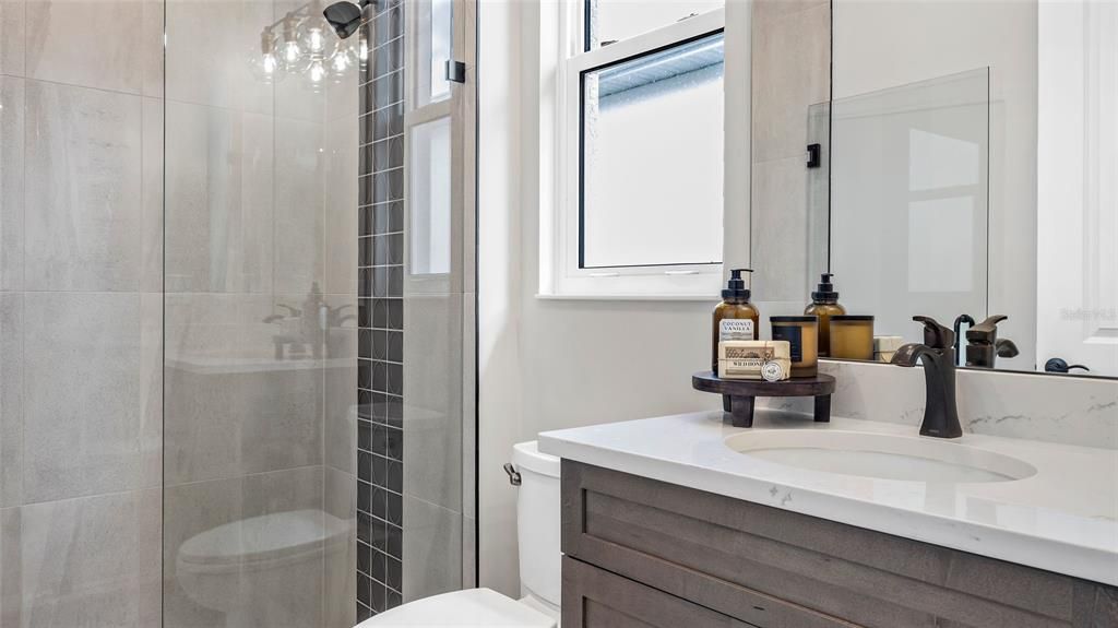 En Venta: $579,990 (3 camas, 3 baños, 2289 Pies cuadrados)