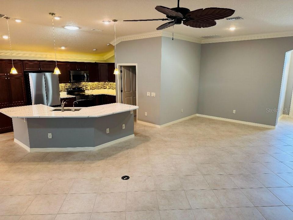 На продажу: $629,900 (3 спален, 3 ванн, 2400 Квадратных фут)