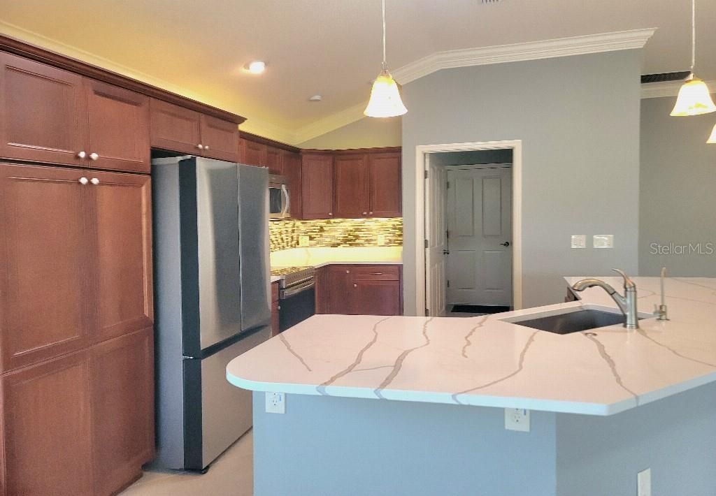 На продажу: $629,900 (3 спален, 3 ванн, 2400 Квадратных фут)