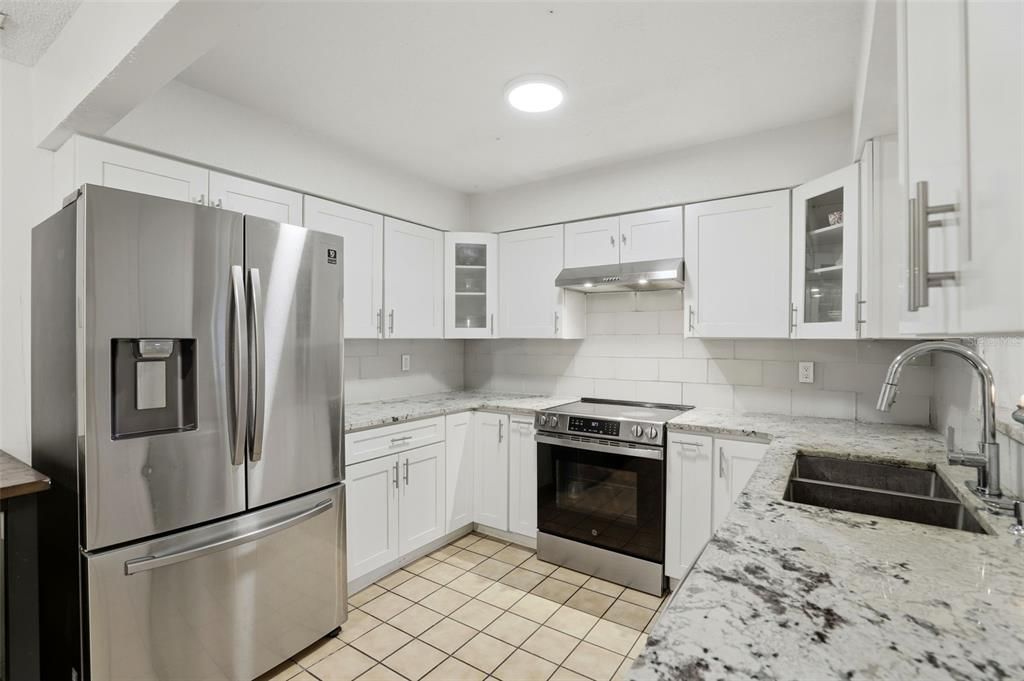 На продажу: $470,000 (3 спален, 2 ванн, 1721 Квадратных фут)