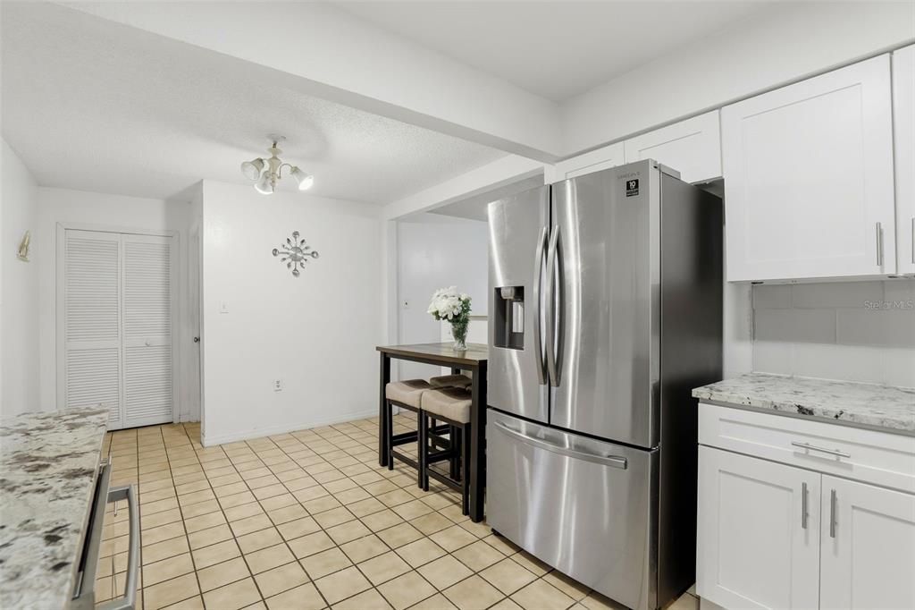 На продажу: $470,000 (3 спален, 2 ванн, 1721 Квадратных фут)