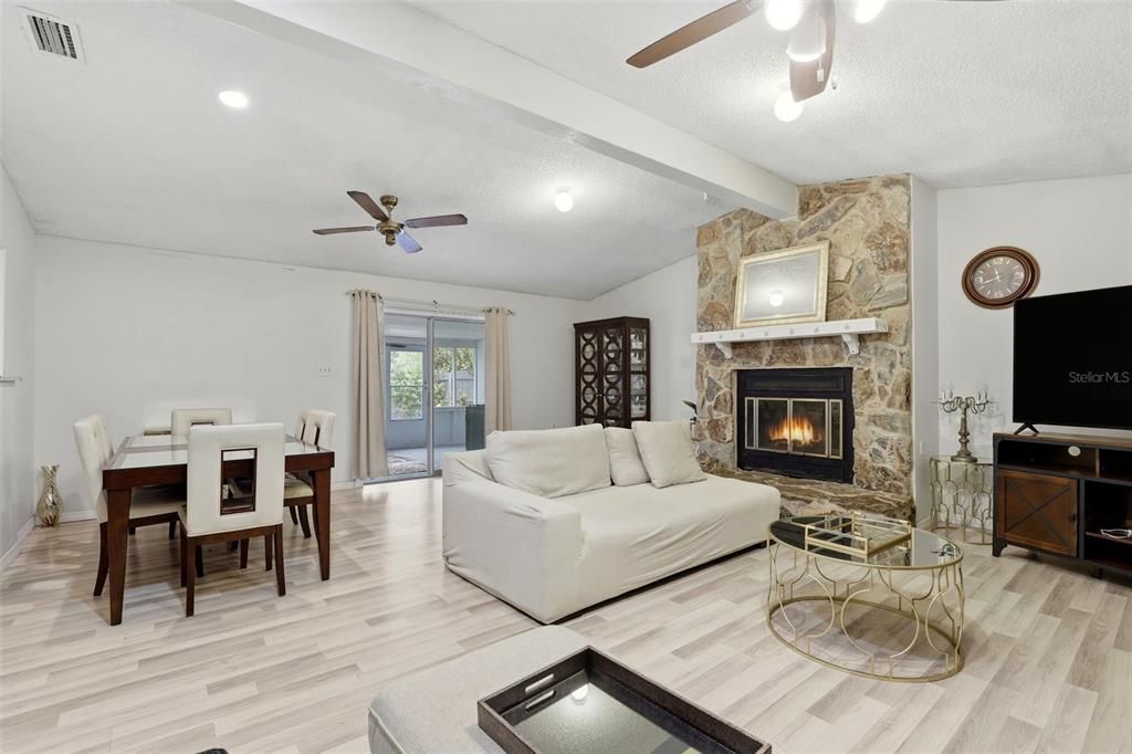 На продажу: $470,000 (3 спален, 2 ванн, 1721 Квадратных фут)