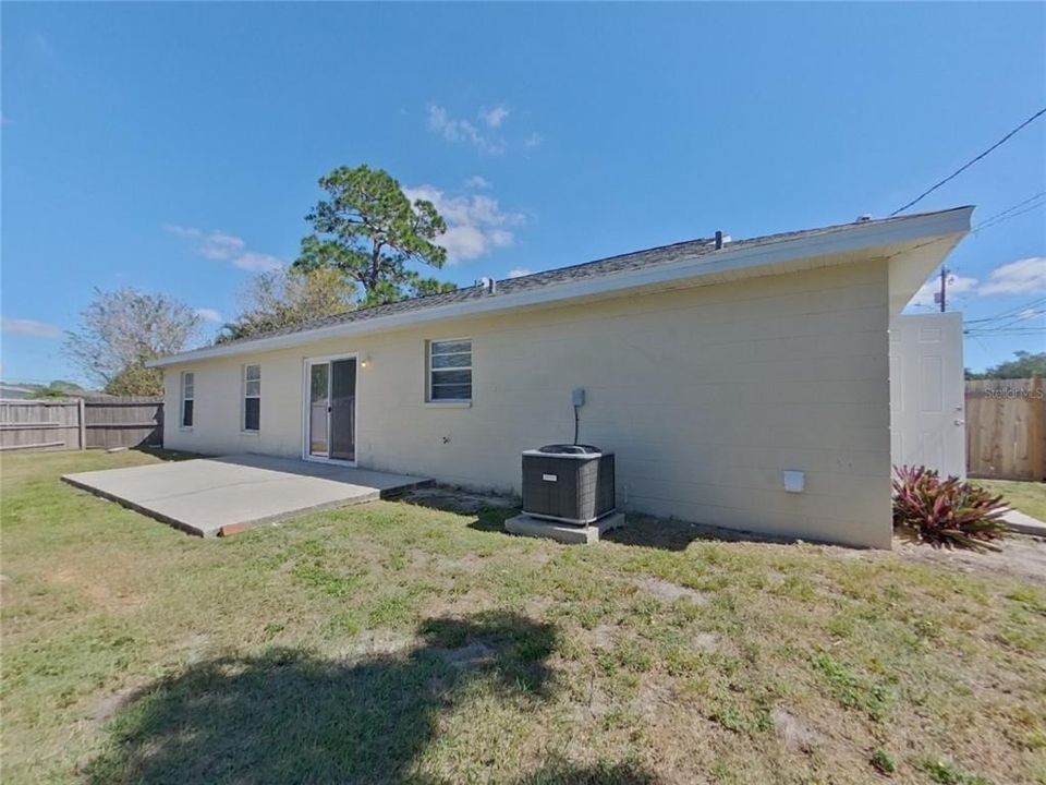Active With Contract: $2,679 (5 beds, 2 baths, 1456 Square Feet)