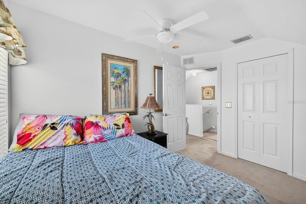 待售: $375,000 (4 贝兹, 2 浴室, 1476 平方英尺)