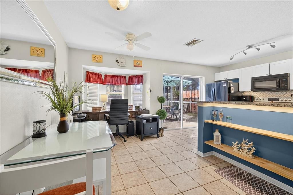 待售: $375,000 (4 贝兹, 2 浴室, 1476 平方英尺)