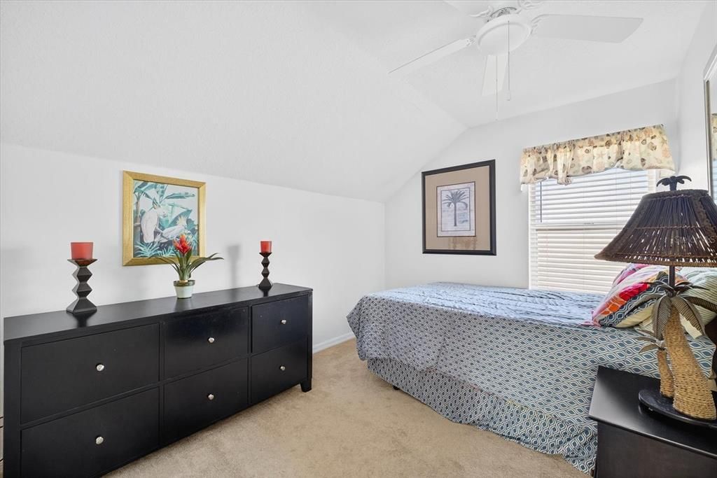 待售: $375,000 (4 贝兹, 2 浴室, 1476 平方英尺)