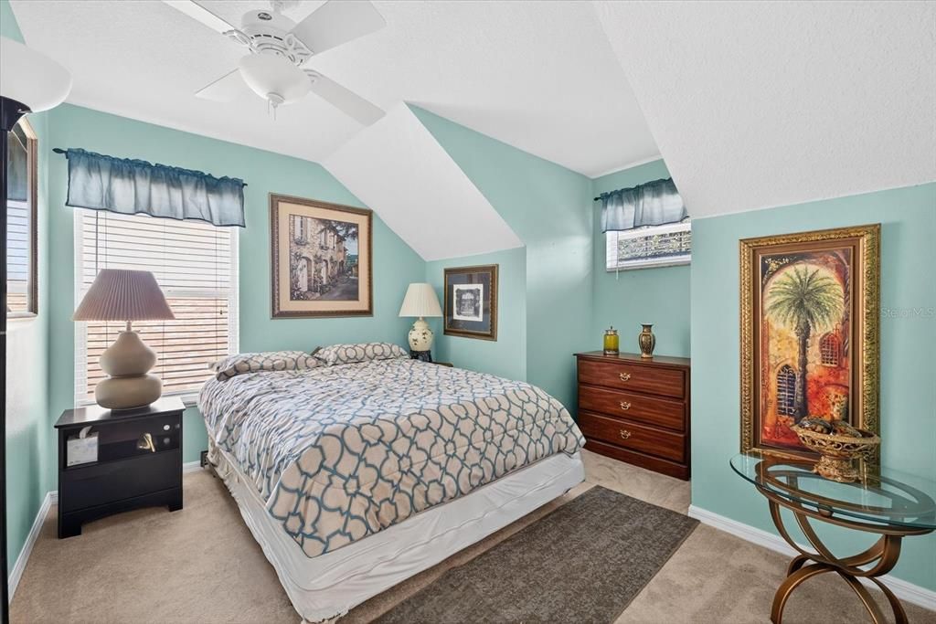 待售: $375,000 (4 贝兹, 2 浴室, 1476 平方英尺)