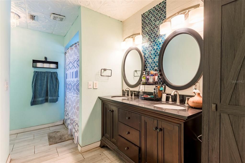 For Sale: $260,000 (2 beds, 2 baths, 1208 Square Feet)