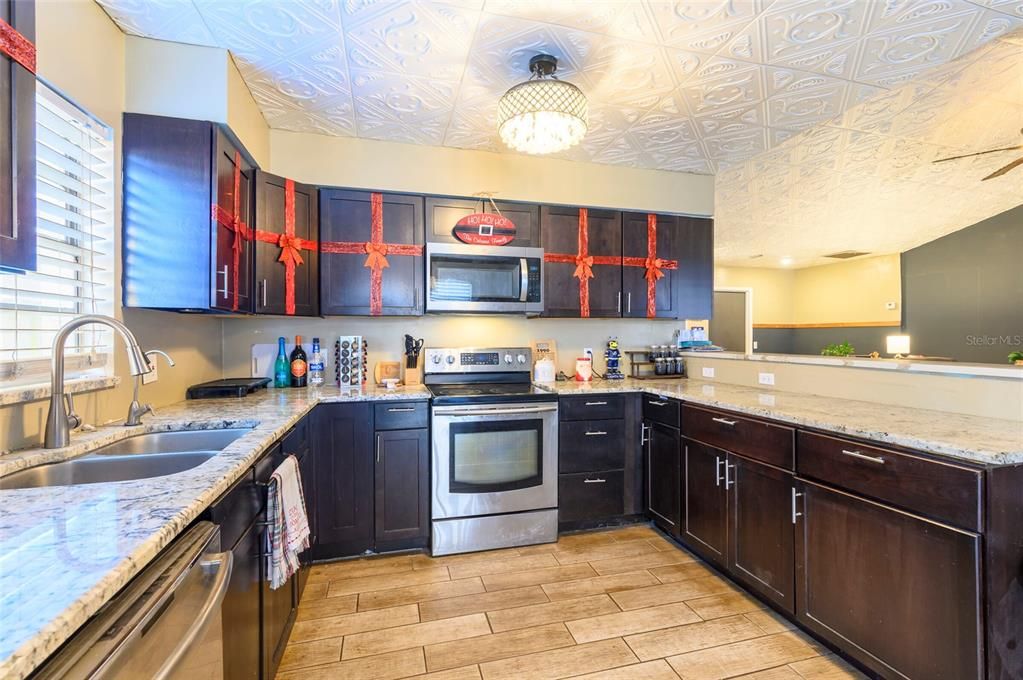 For Sale: $260,000 (2 beds, 2 baths, 1208 Square Feet)