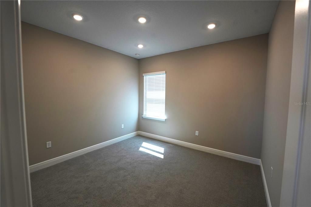 В аренду: $2,700 (4 спален, 2 ванн, 2100 Квадратных фут)