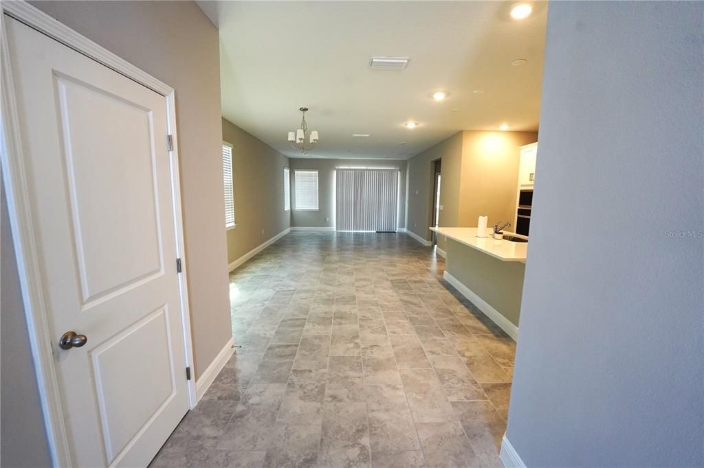 В аренду: $2,700 (4 спален, 2 ванн, 2100 Квадратных фут)