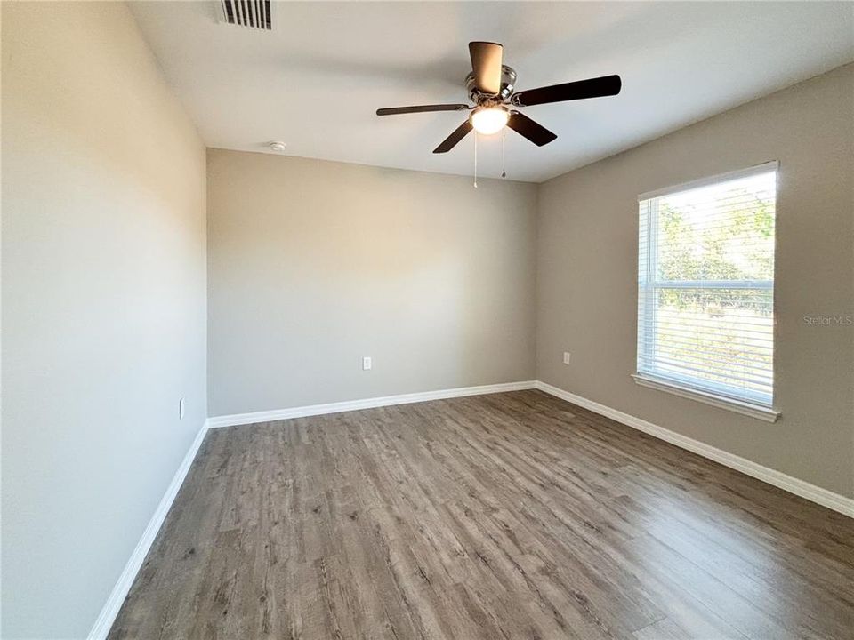 En Venta: $285,000 (3 camas, 2 baños, 1801 Pies cuadrados)