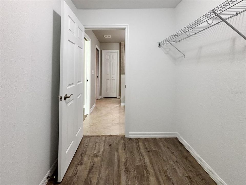 En Venta: $285,000 (3 camas, 2 baños, 1801 Pies cuadrados)