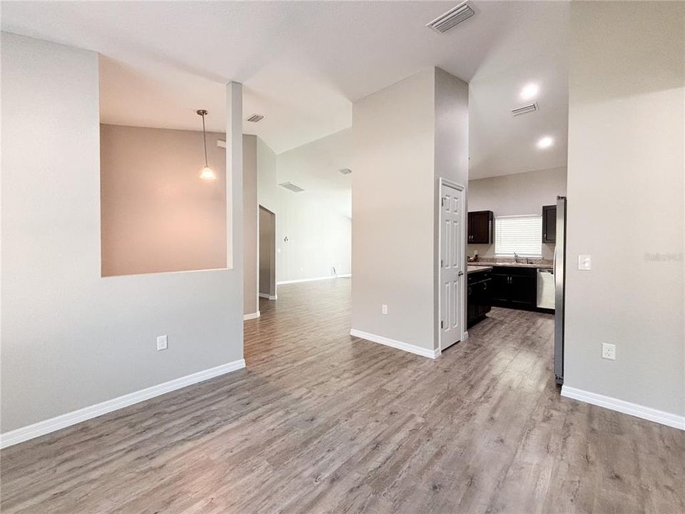 En Venta: $285,000 (3 camas, 2 baños, 1801 Pies cuadrados)