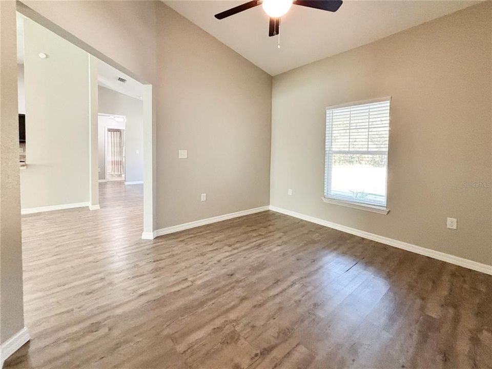 En Venta: $285,000 (3 camas, 2 baños, 1801 Pies cuadrados)