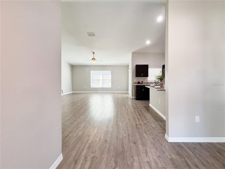 En Venta: $285,000 (3 camas, 2 baños, 1801 Pies cuadrados)