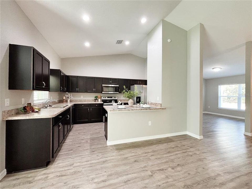 En Venta: $285,000 (3 camas, 2 baños, 1801 Pies cuadrados)