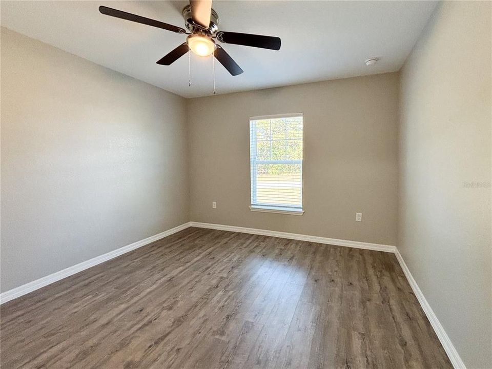 En Venta: $285,000 (3 camas, 2 baños, 1801 Pies cuadrados)