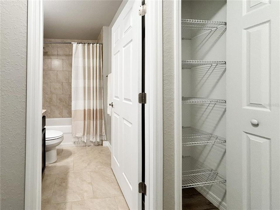 En Venta: $285,000 (3 camas, 2 baños, 1801 Pies cuadrados)