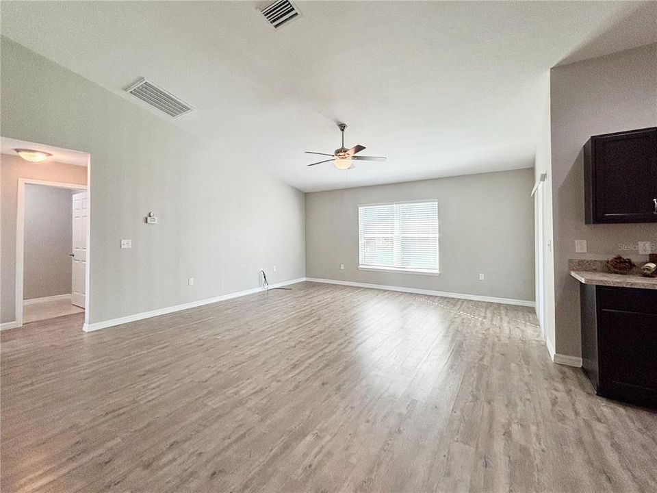 En Venta: $285,000 (3 camas, 2 baños, 1801 Pies cuadrados)