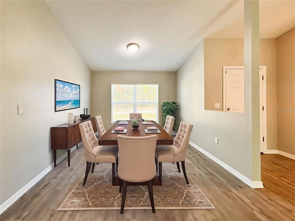 En Venta: $285,000 (3 camas, 2 baños, 1801 Pies cuadrados)