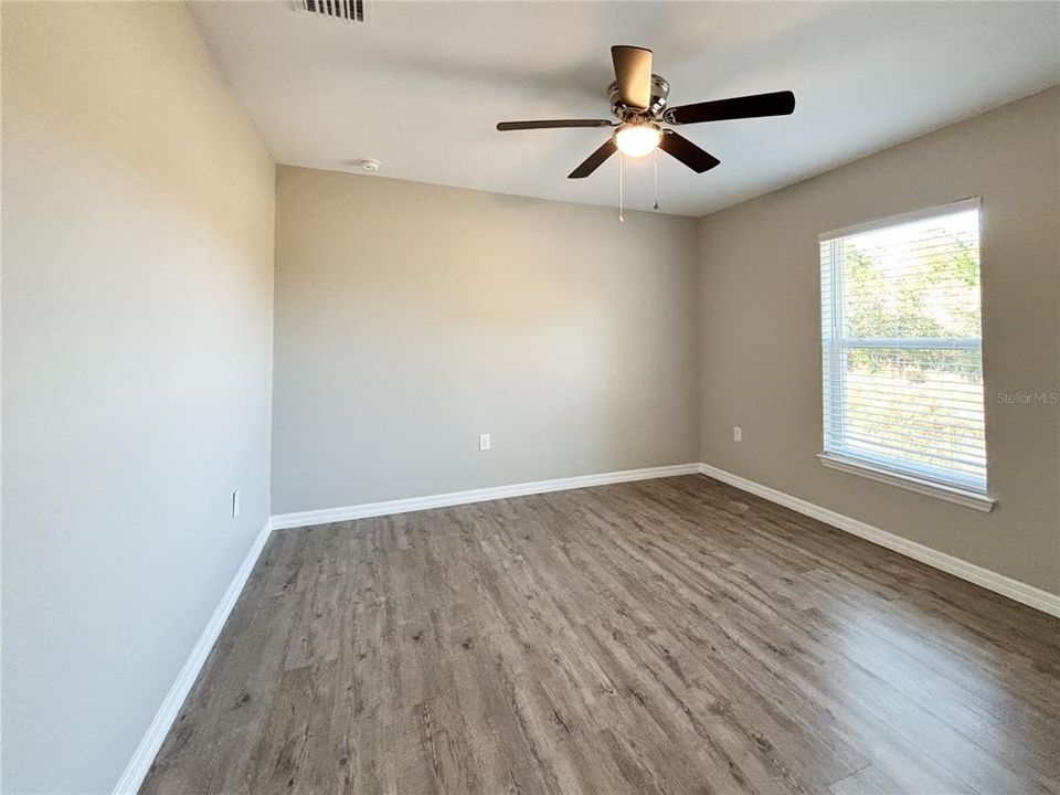 En Venta: $285,000 (3 camas, 2 baños, 1801 Pies cuadrados)