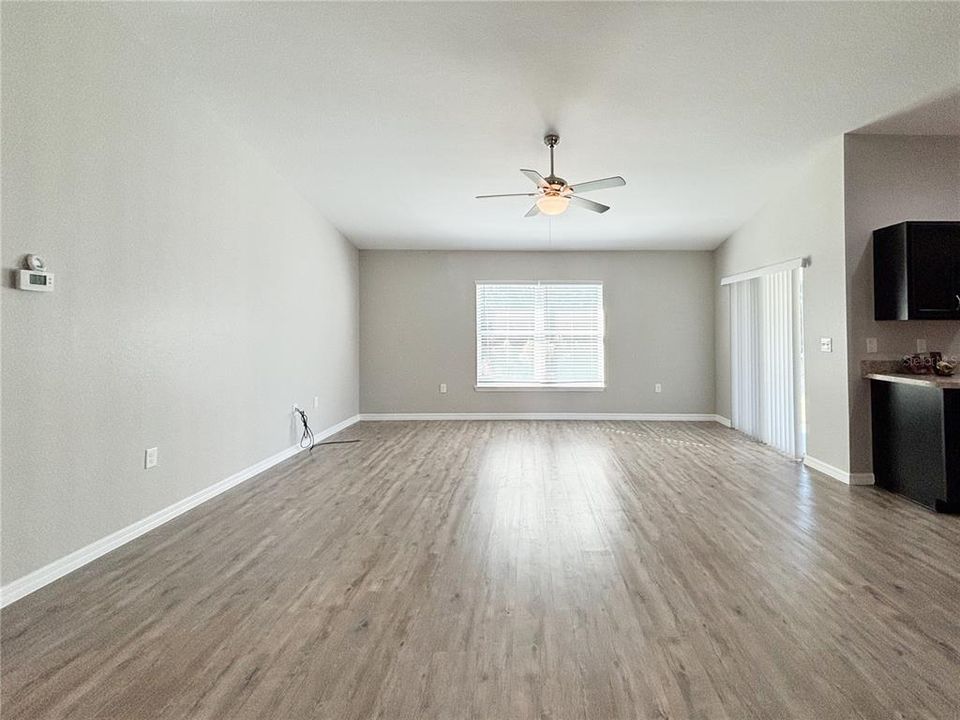 En Venta: $285,000 (3 camas, 2 baños, 1801 Pies cuadrados)