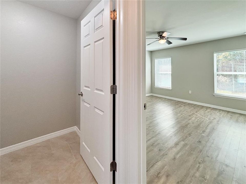 En Venta: $285,000 (3 camas, 2 baños, 1801 Pies cuadrados)