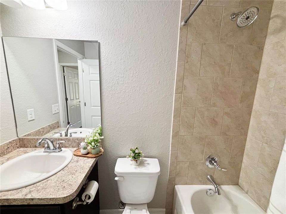 En Venta: $285,000 (3 camas, 2 baños, 1801 Pies cuadrados)