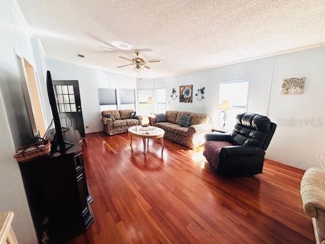 En Venta: $147,900 (2 camas, 2 baños, 1521 Pies cuadrados)