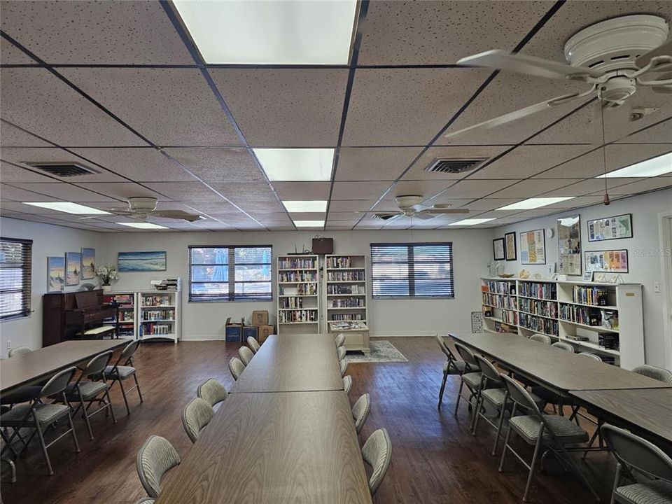 待售: $115,000 (2 贝兹, 2 浴室, 1050 平方英尺)