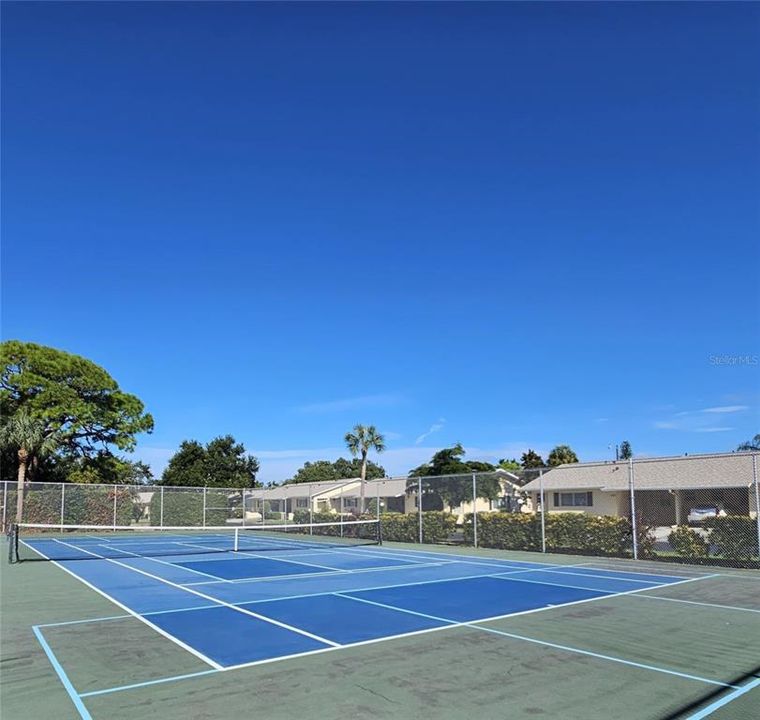 待售: $115,000 (2 贝兹, 2 浴室, 1050 平方英尺)