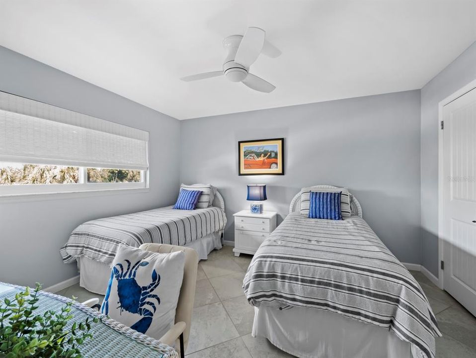 For Sale: $775,000 (2 beds, 2 baths, 1170 Square Feet)