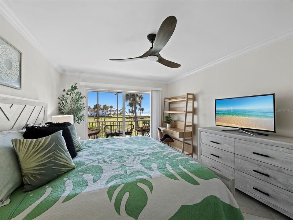 For Sale: $775,000 (2 beds, 2 baths, 1170 Square Feet)