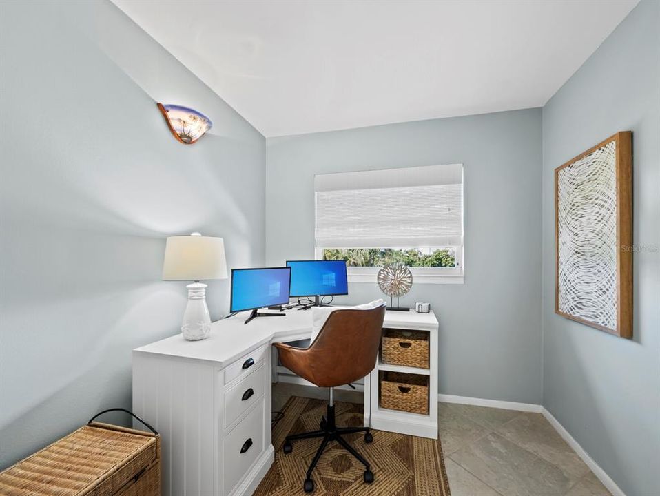 For Sale: $775,000 (2 beds, 2 baths, 1170 Square Feet)