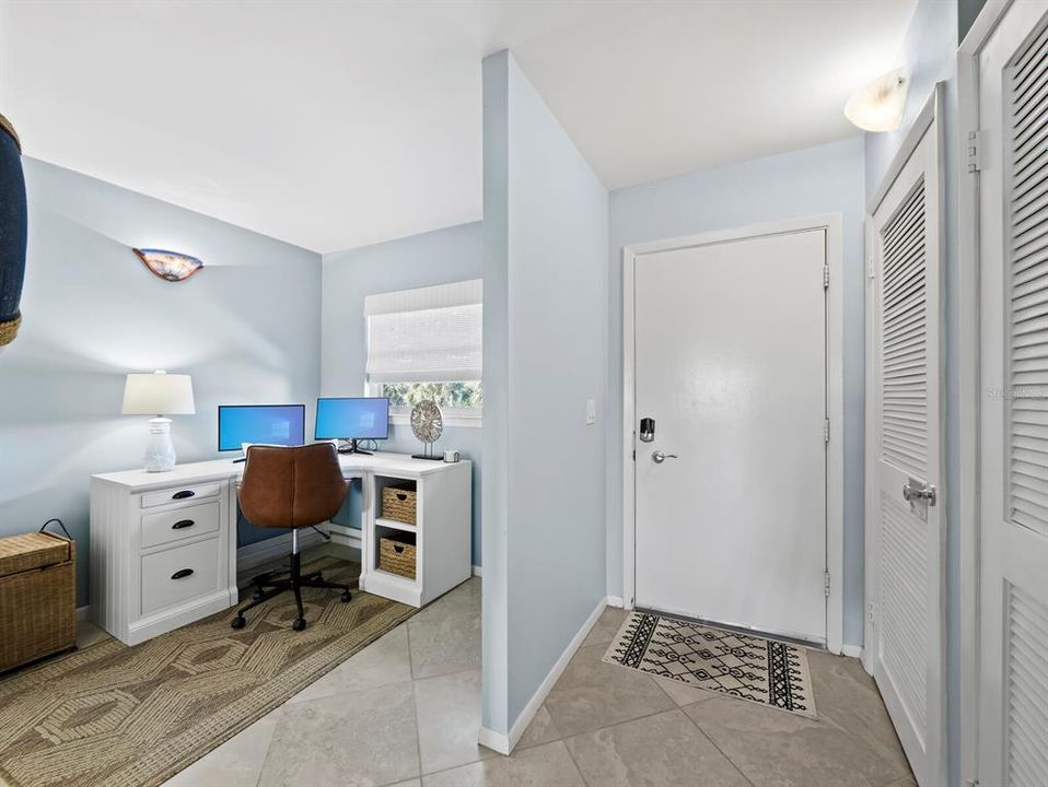 For Sale: $775,000 (2 beds, 2 baths, 1170 Square Feet)