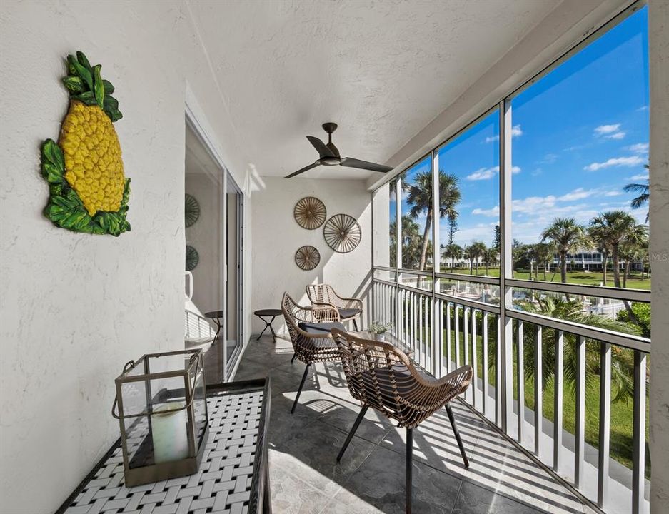 For Sale: $775,000 (2 beds, 2 baths, 1170 Square Feet)