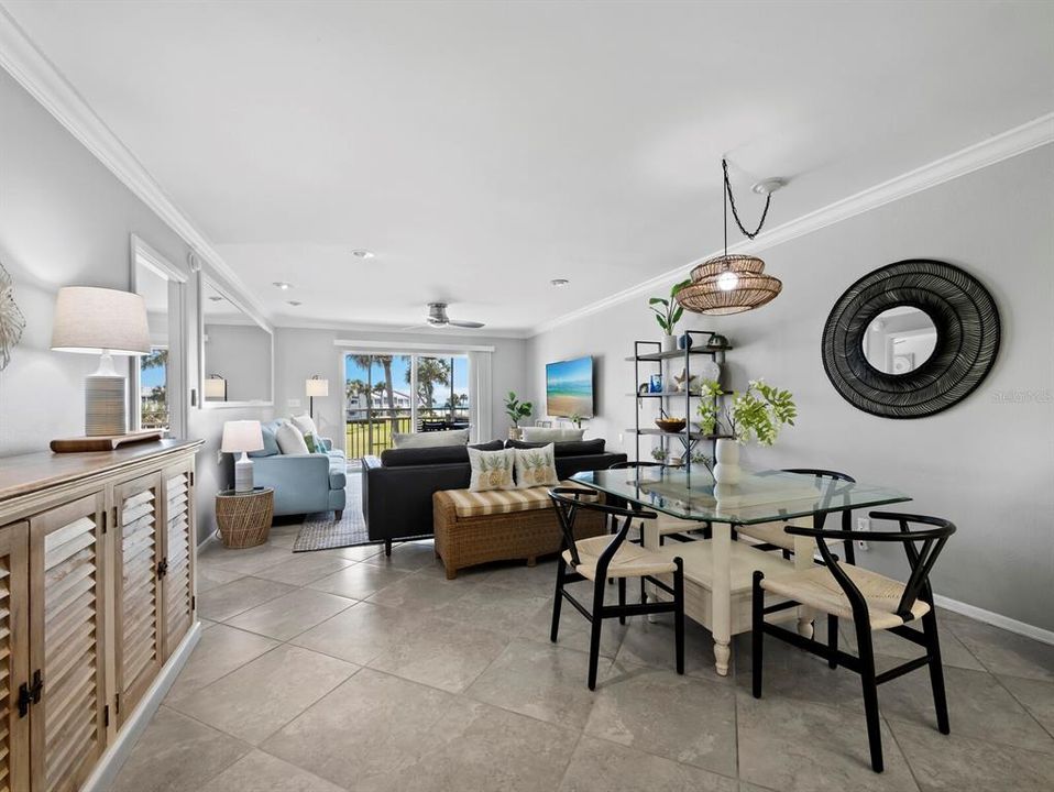 For Sale: $775,000 (2 beds, 2 baths, 1170 Square Feet)