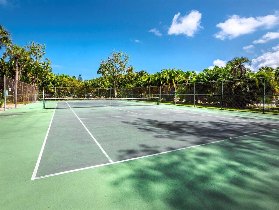 For Sale: $775,000 (2 beds, 2 baths, 1170 Square Feet)