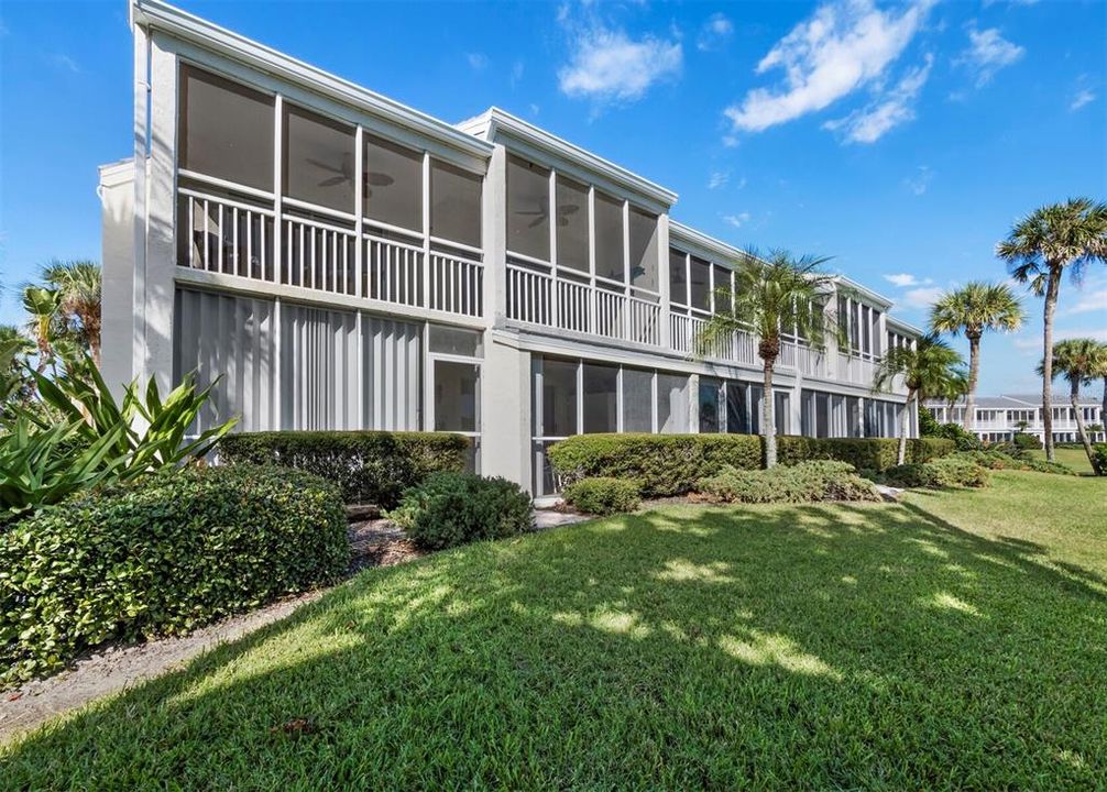 For Sale: $775,000 (2 beds, 2 baths, 1170 Square Feet)