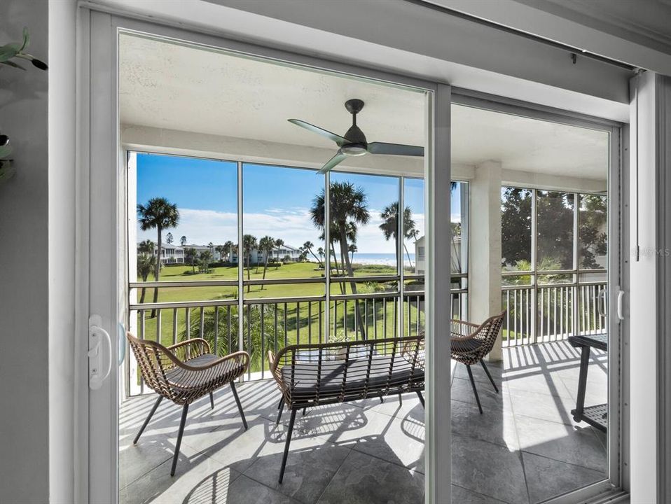 For Sale: $775,000 (2 beds, 2 baths, 1170 Square Feet)