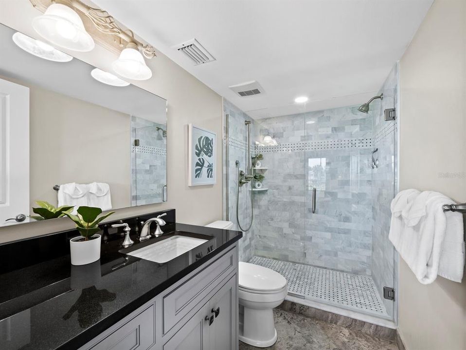 For Sale: $775,000 (2 beds, 2 baths, 1170 Square Feet)