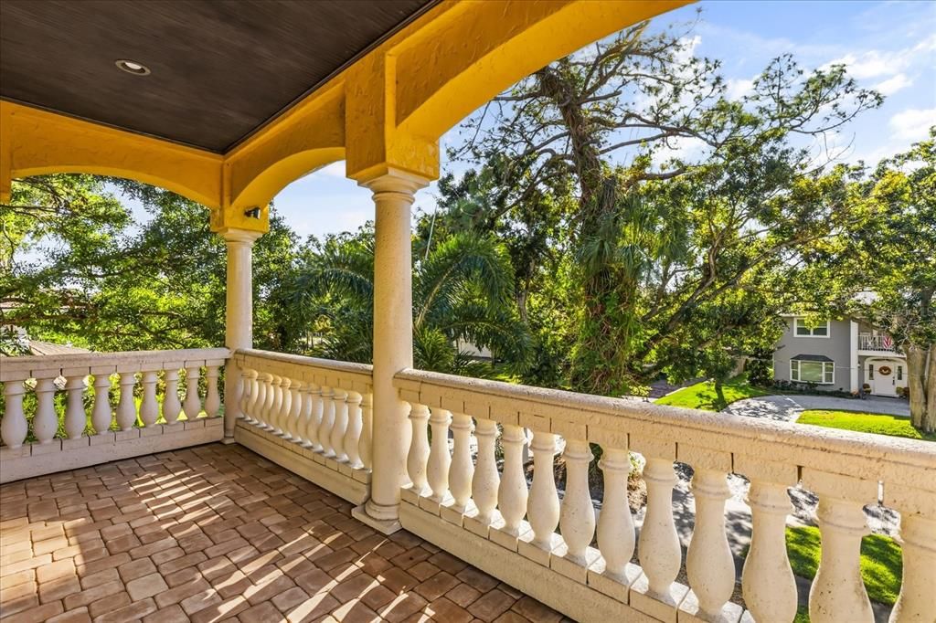 For Sale: $2,200,000 (5 beds, 4 baths, 4106 Square Feet)